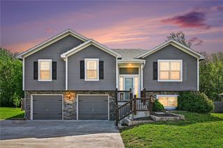 19205 Switchgrass Drive, Smithville, MO 64089