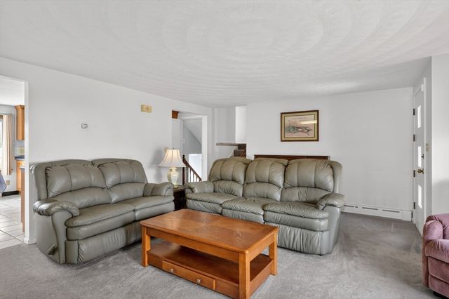 95 Grove St, Shrewsbury, MA 01545