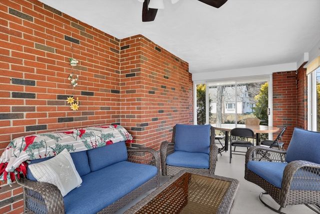 95 Grove St, Shrewsbury, MA 01545