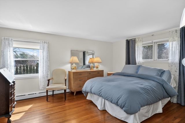 95 Grove St, Shrewsbury, MA 01545