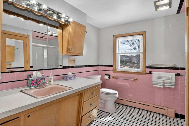 95 Grove St, Shrewsbury, MA 01545