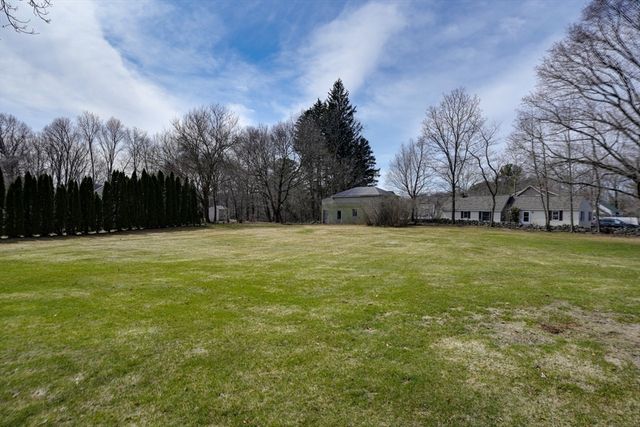 95 Grove St, Shrewsbury, MA 01545