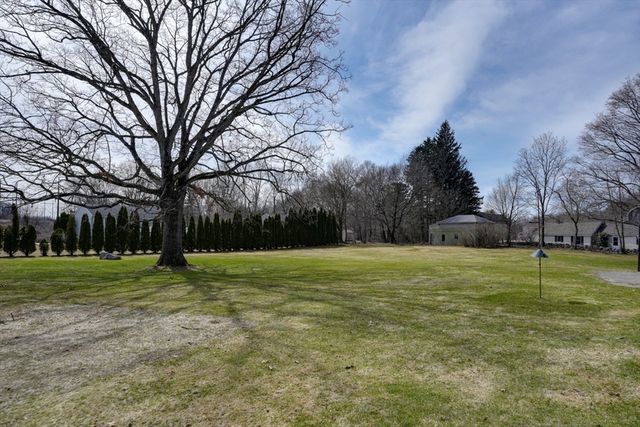 95 Grove St, Shrewsbury, MA 01545