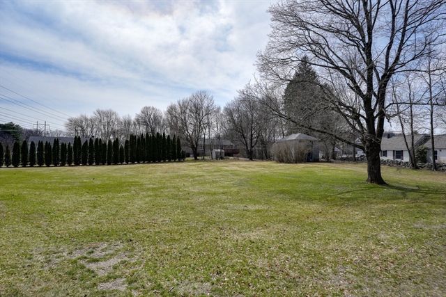 95 Grove St, Shrewsbury, MA 01545