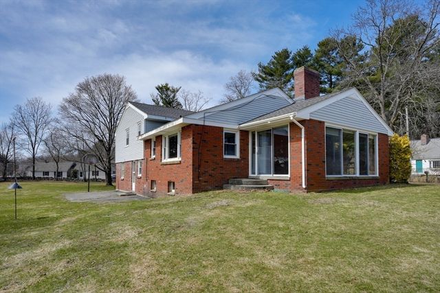 95 Grove St, Shrewsbury, MA 01545