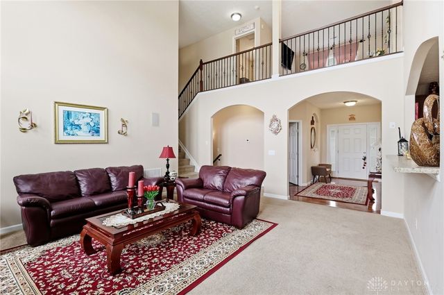 4236 Silver Oak Way, Huber Heights, OH 45424