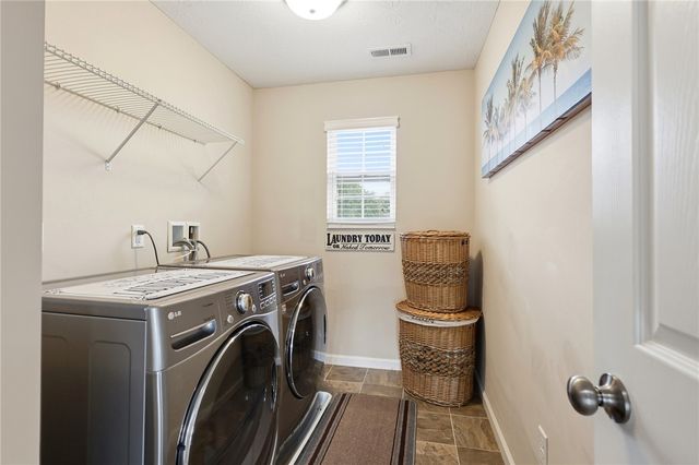 4236 Silver Oak Way, Huber Heights, OH 45424