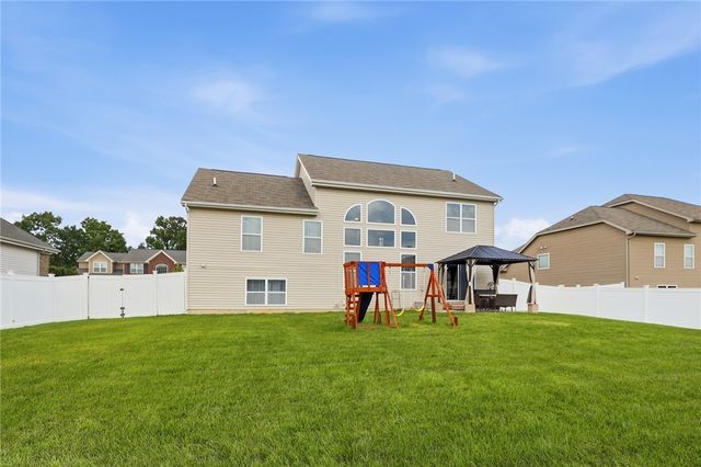 4236 Silver Oak Way, Huber Heights, OH 45424