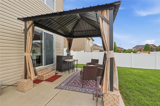 4236 Silver Oak Way, Huber Heights, OH 45424