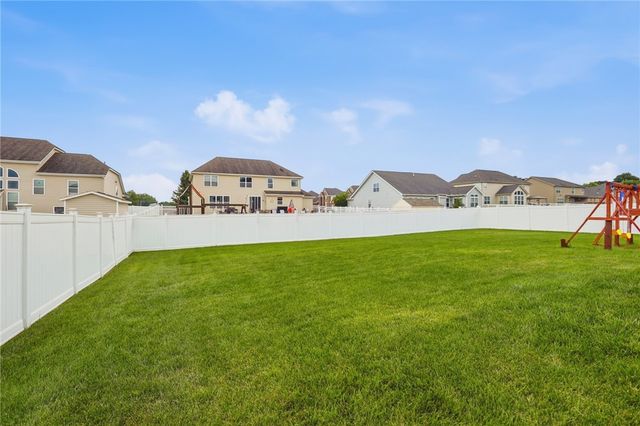 4236 Silver Oak Way, Huber Heights, OH 45424