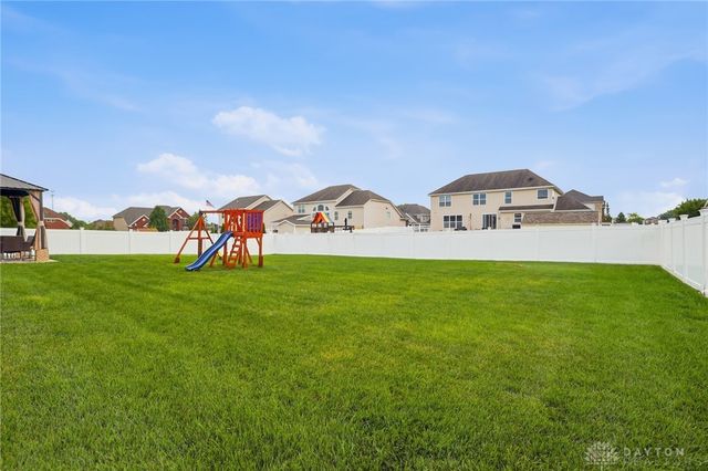 4236 Silver Oak Way, Huber Heights, OH 45424