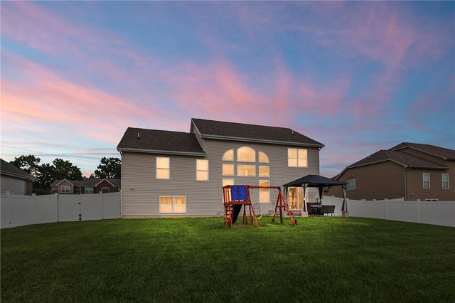 4236 Silver Oak Way, Huber Heights, OH 45424