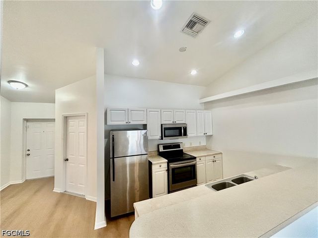3301 Skyline BLVD 3301, Cape Coral, FL 33914