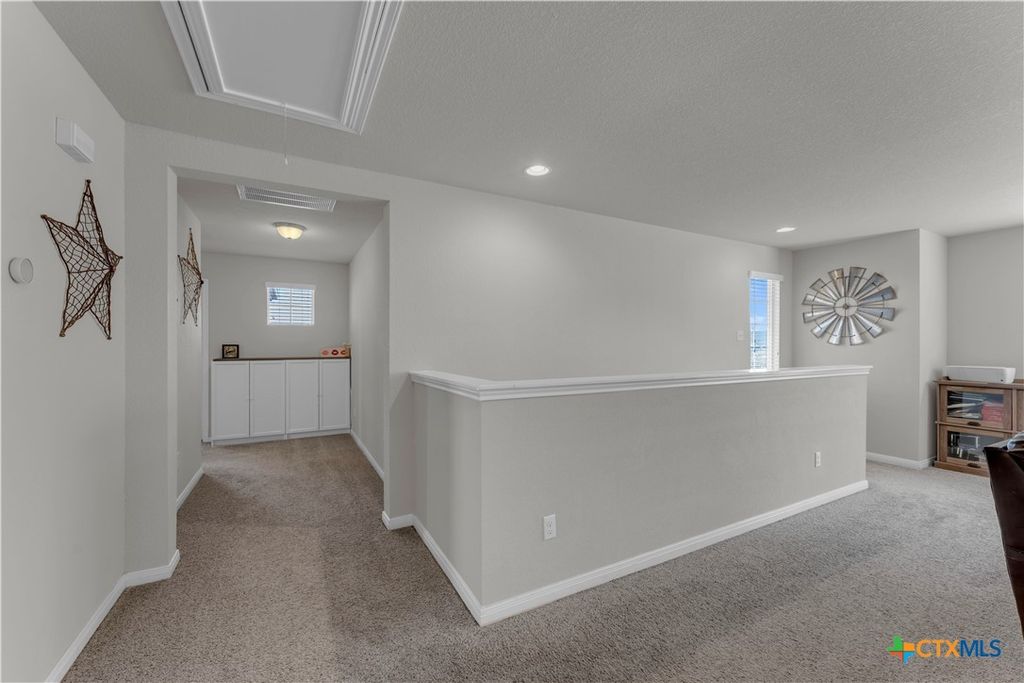 Image 19 of property listing at 637 Donegal Lane, Georgetown, TX 78626