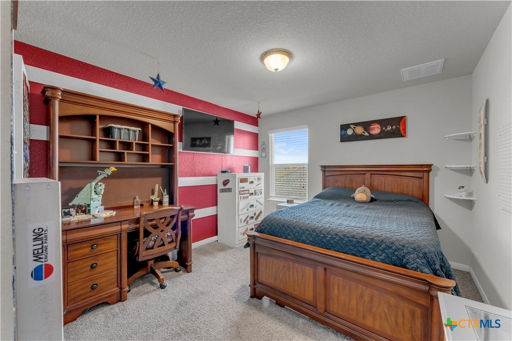 Image 20 of property listing at 637 Donegal Lane, Georgetown, TX 78626