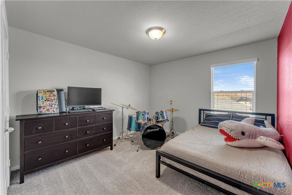 Image 21 of property listing at 637 Donegal Lane, Georgetown, TX 78626