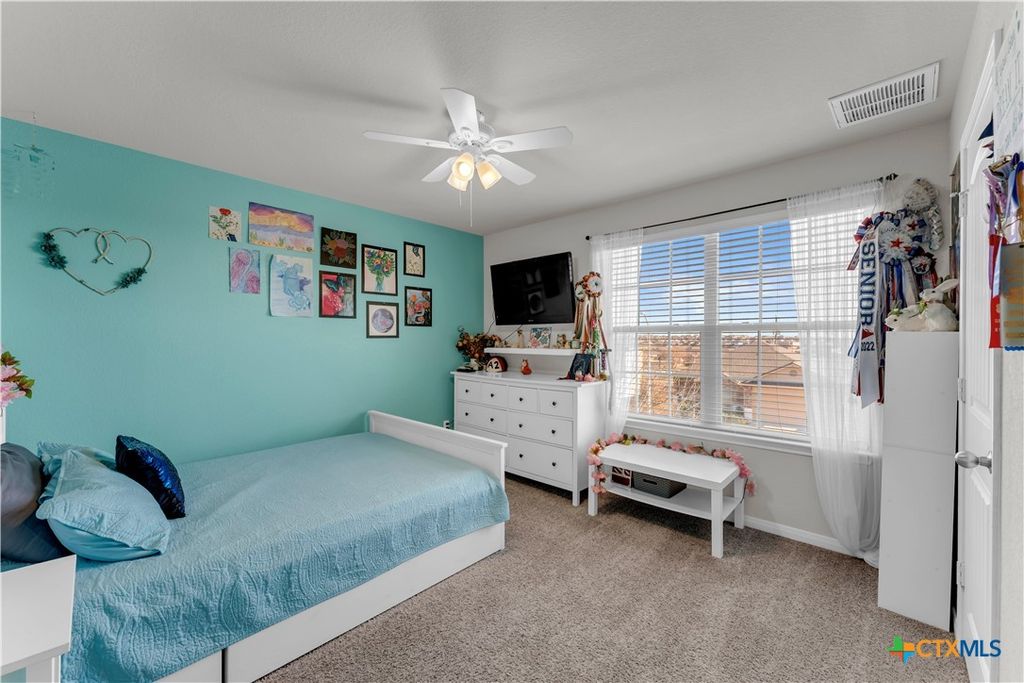 Image 23 of property listing at 637 Donegal Lane, Georgetown, TX 78626