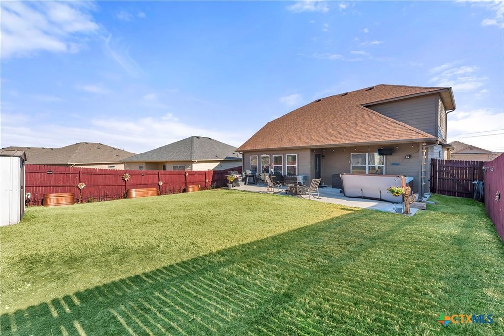 Image 24 of property listing at 637 Donegal Lane, Georgetown, TX 78626