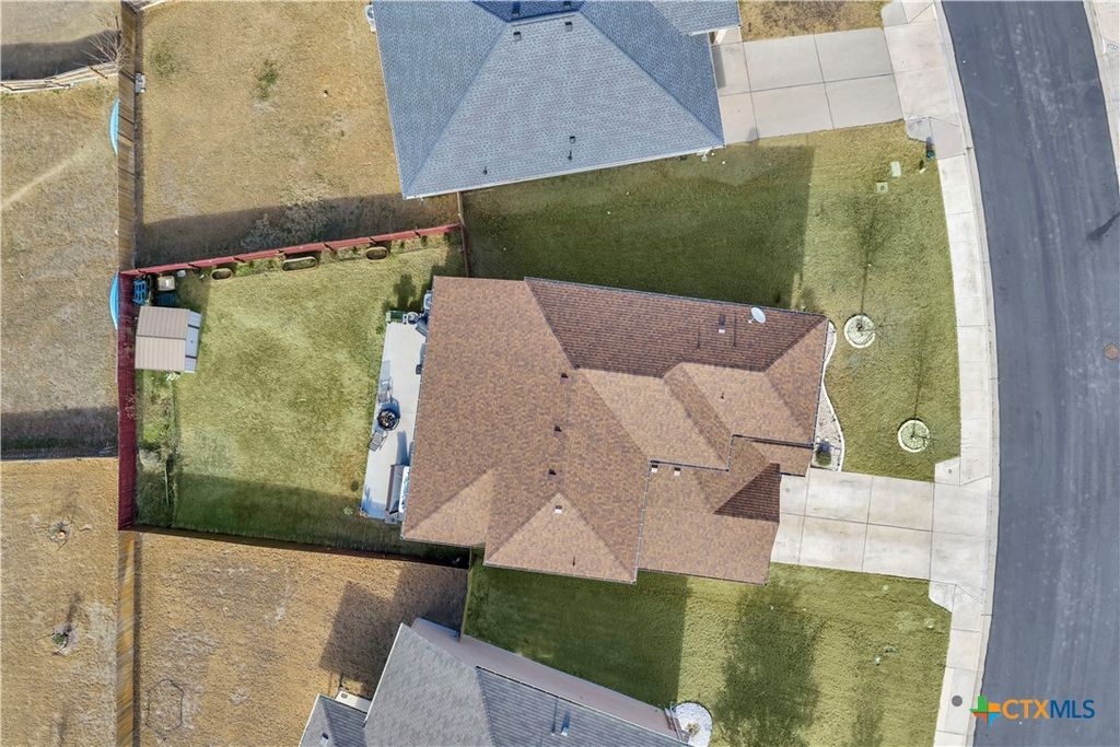 Image 31 of property listing at 637 Donegal Lane, Georgetown, TX 78626