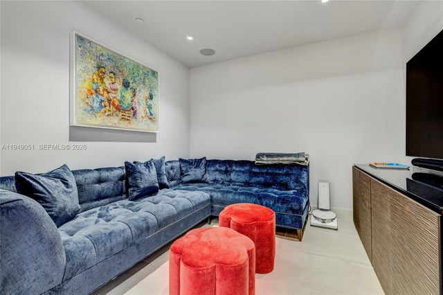 515 Valencia Ave 604, Coral Gables, FL 33134