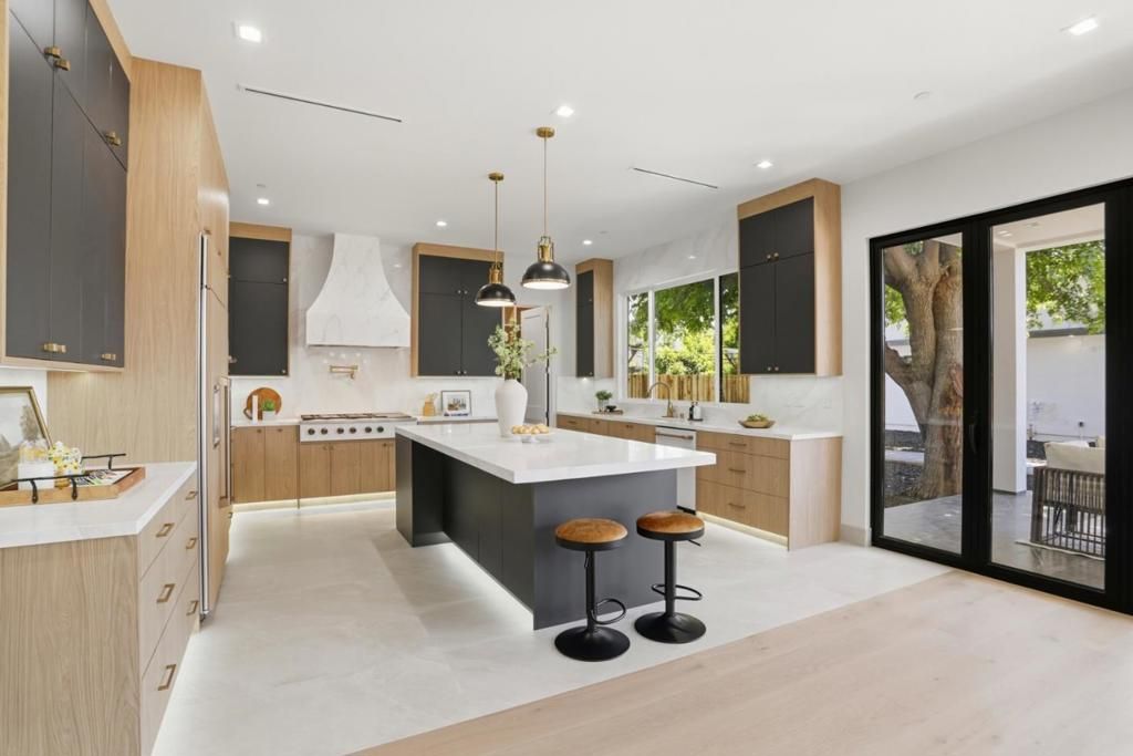 Image 3 of property listing at 13 Virginia Avenue, Campbell, CA 95008