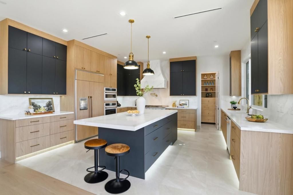 Image 4 of property listing at 13 Virginia Avenue, Campbell, CA 95008