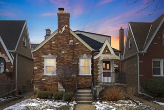 5845 W Ainslie Street, Chicago, IL 60630