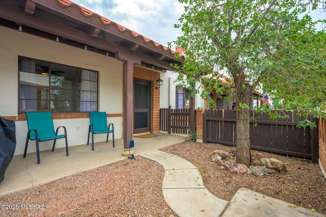 435 S Paseo Lobo Unit B, Green Valley, AZ 85614