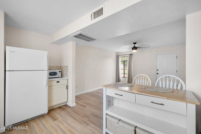 435 S Paseo Lobo Unit B, Green Valley, AZ 85614