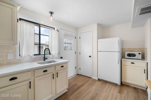 435 S Paseo Lobo Unit B, Green Valley, AZ 85614