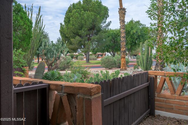 435 S Paseo Lobo Unit B, Green Valley, AZ 85614