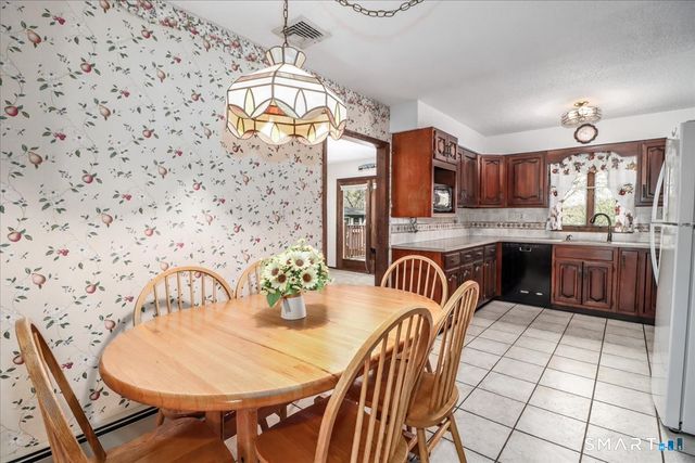 6 Longview Avenue, Danbury, CT 06811