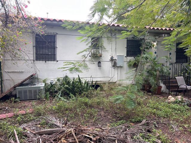 655 NE 82nd St, Miami, FL 33138