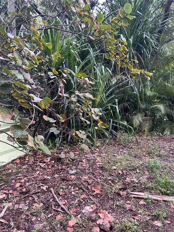 655 NE 82nd St, Miami, FL 33138