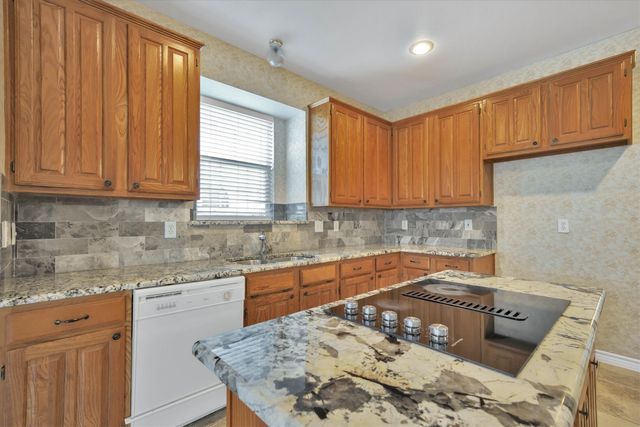 4213 Forestedge Drive, Grand Prairie, TX 75052