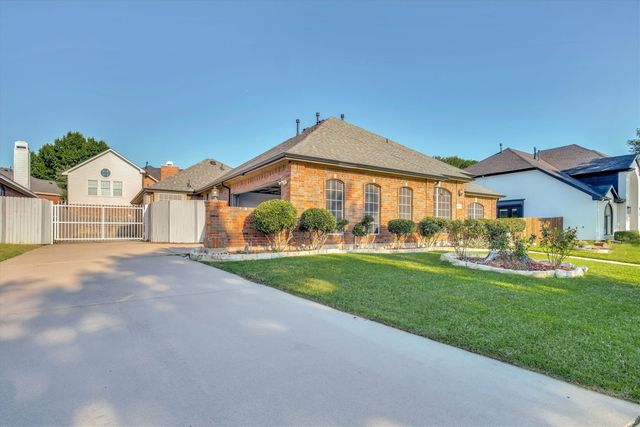 4213 Forestedge Drive, Grand Prairie, TX 75052