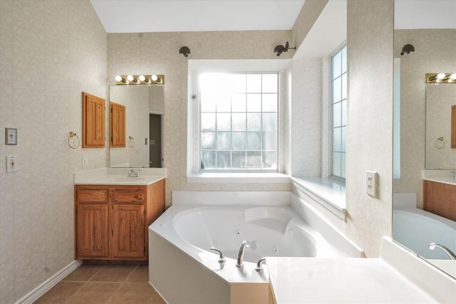 4213 Forestedge Drive, Grand Prairie, TX 75052