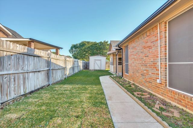 4213 Forestedge Drive, Grand Prairie, TX 75052