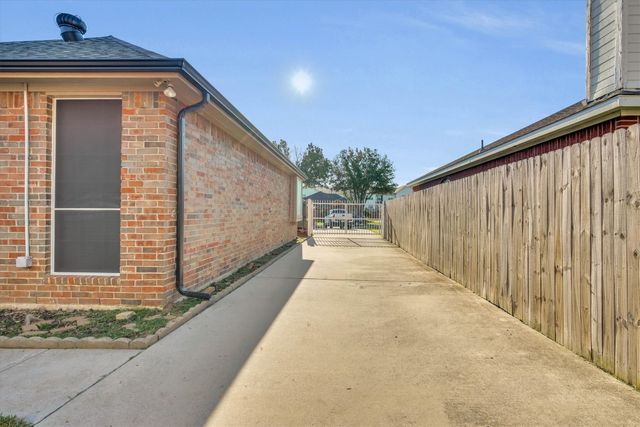 4213 Forestedge Drive, Grand Prairie, TX 75052