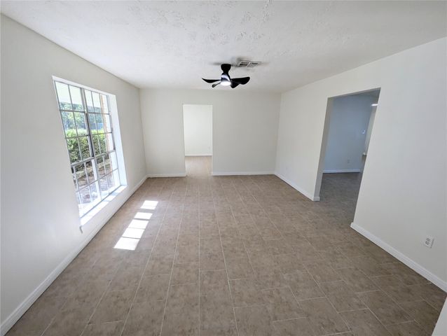 809 Glen Hollow Drive, Conroe, TX 77385
