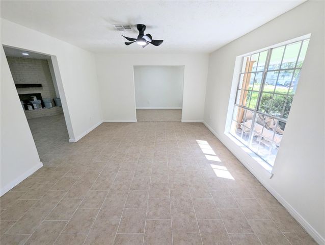 809 Glen Hollow Drive, Conroe, TX 77385