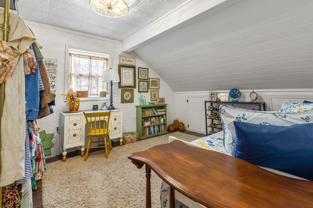 8 Ash Drive, Kingston, NH 03848