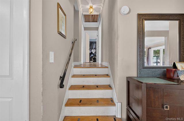 201 Willis Court, Wantagh, NY 11793