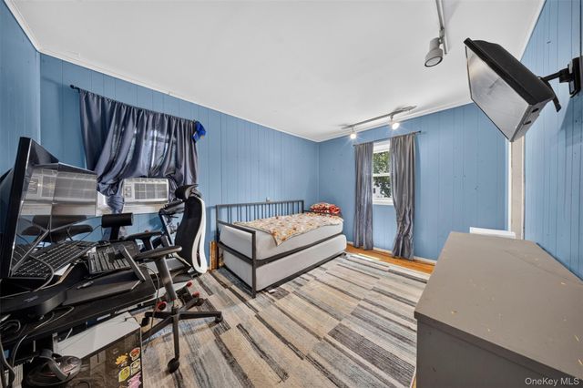 201 Willis Court, Wantagh, NY 11793