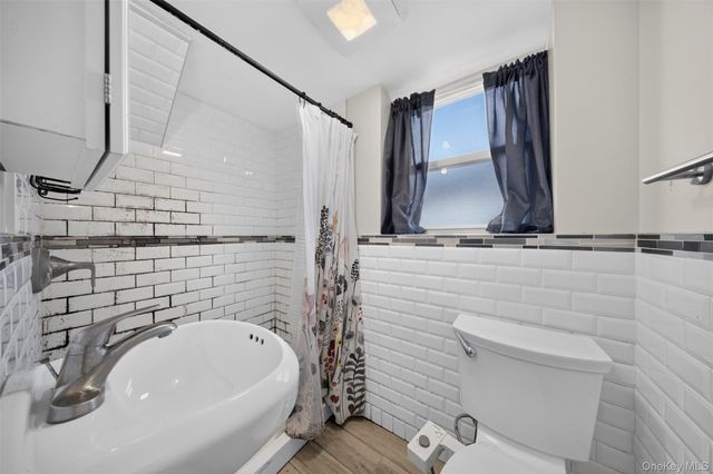 201 Willis Court, Wantagh, NY 11793