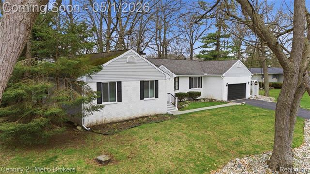 5060 Oneida Drive, Independence Charter Township, MI 48348