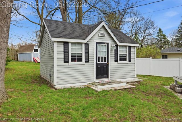 5060 Oneida Drive, Independence Charter Township, MI 48348