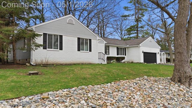 5060 Oneida Drive, Independence Charter Township, MI 48348