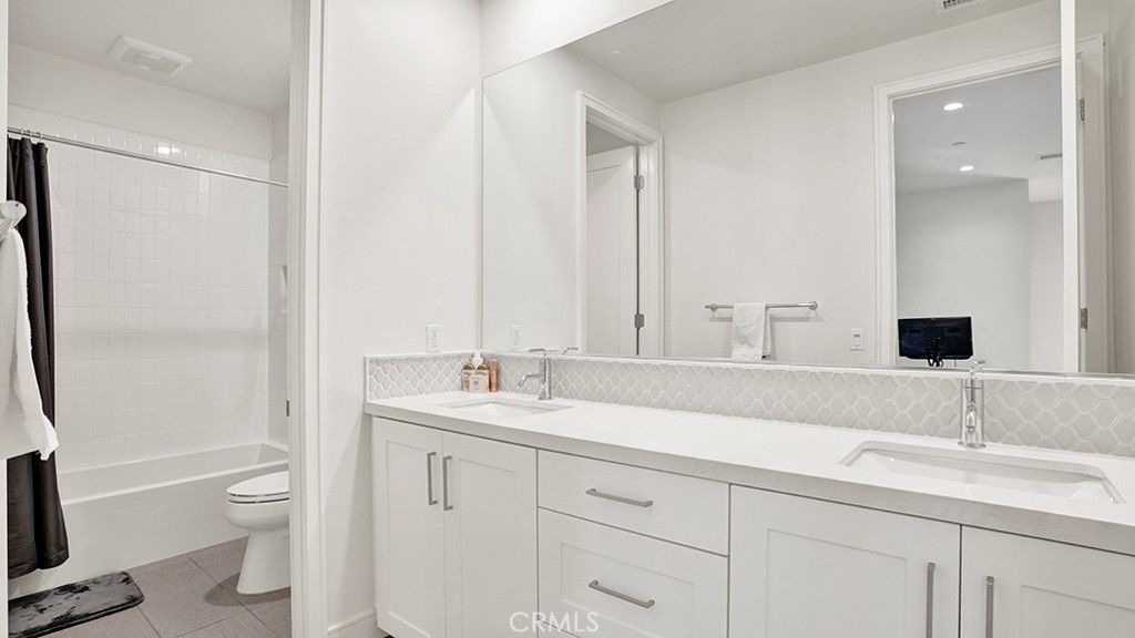 Image 30 of property listing at 163 Linda Vista, Irvine, CA 92618