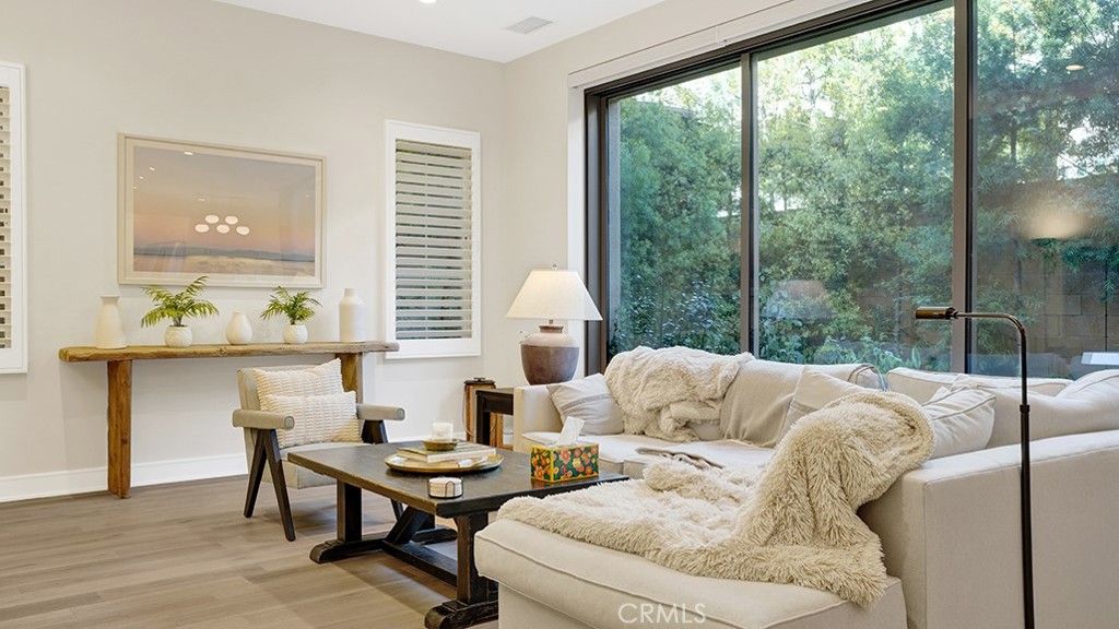 Image 7 of property listing at 163 Linda Vista, Irvine, CA 92618